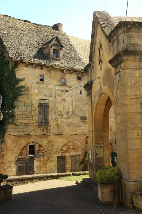 Petite Maison En Pierre Au Coeur Du Perigord Noir Salignac Eyvigues Exterior photo